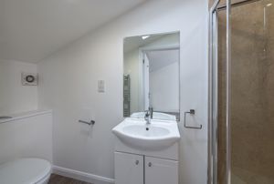 Ensuite shower room- click for photo gallery